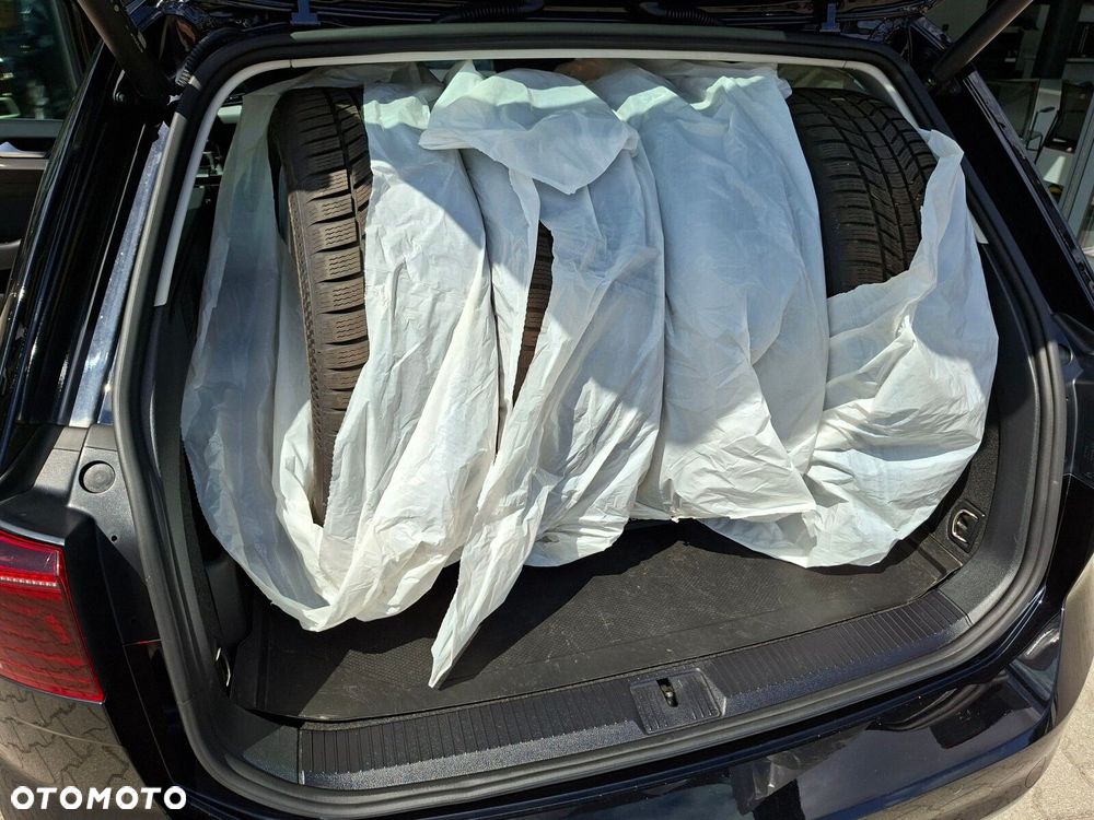 Volkswagen Passat - 14