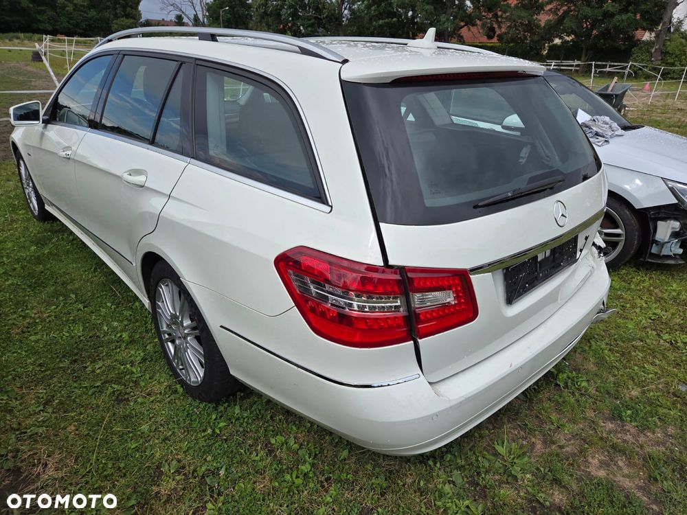 Mercedes-Benz Klasa E 250 CDI DPF 4Matic BlueEFFICIENCY 7G-TRONIC Avantgarde - 4