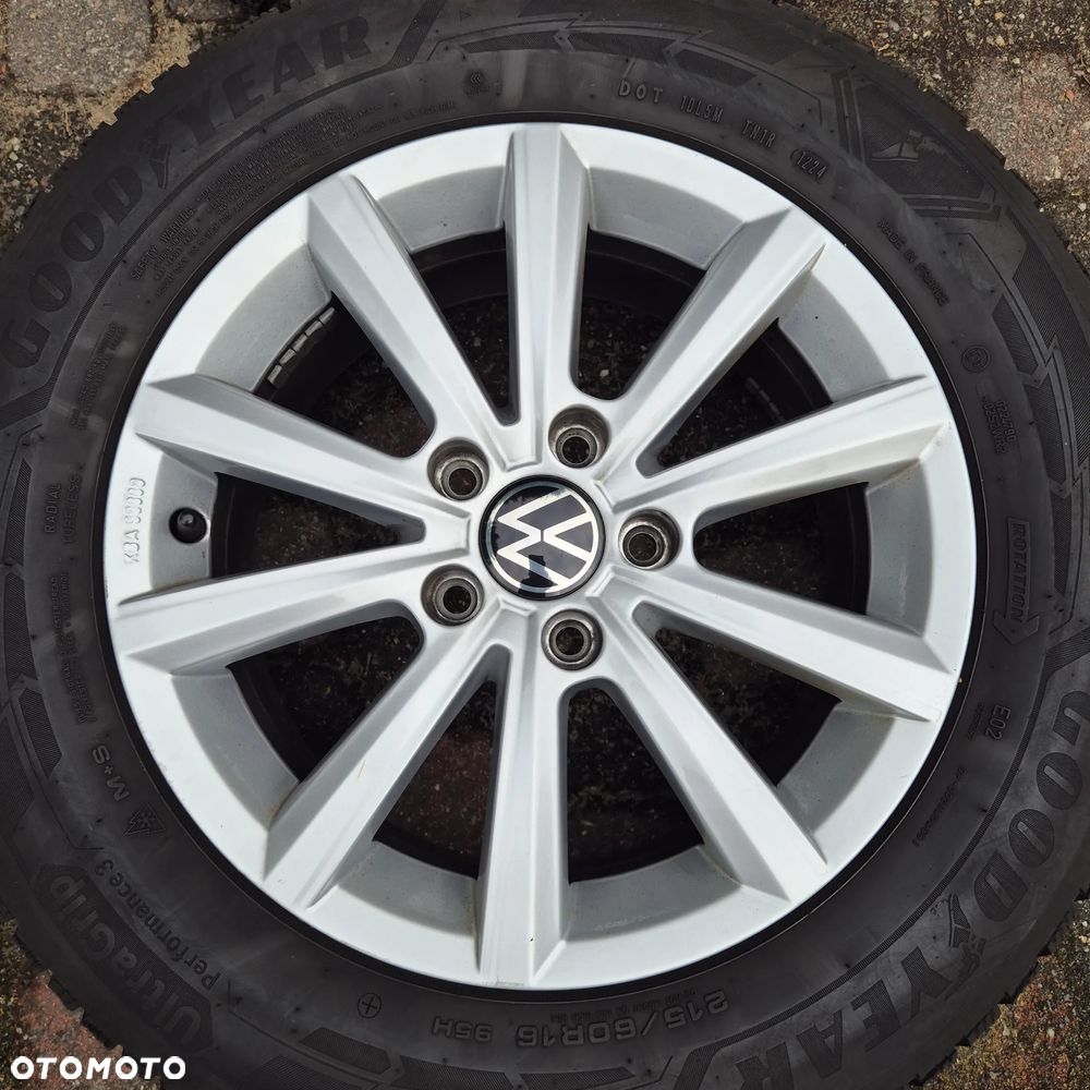 ZIMA 215/60 R16 ORYGINALNE VW PASSAT T-ROC BEETLE TOURAN SKODA SUPERB OCTAVIA KAROQ 2025r - 4