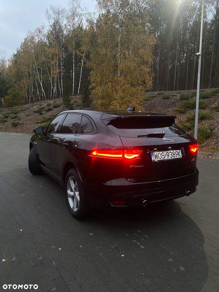 Jaguar F-Pace 35t AWD Prestige - 4