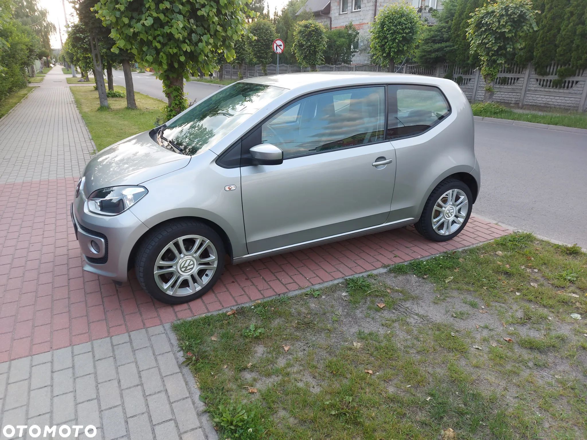 Volkswagen up! 1.0 high - 1