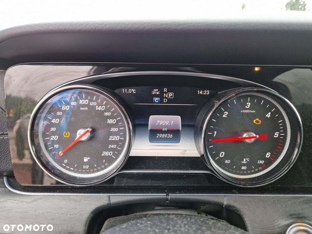 Mercedes-Benz Klasa E 220 d 4-Matic Business Edition 9G-TRONIC - 18