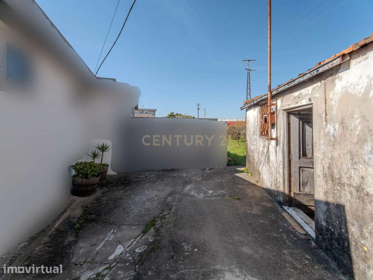 Terreno urbano com Moradia para Recuperar ou Reconstruir em Valbom, Go - Grande imagem: 5/25
