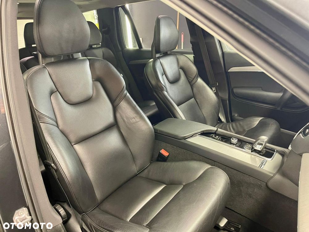 Volvo XC 90 D5 SCR AWD Momentum 7os - 27