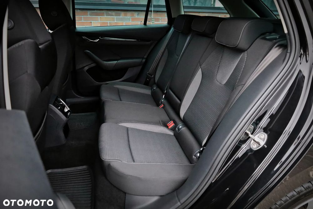 Skoda Octavia 2.0 TDI Ambition DSG - 25