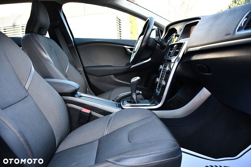 Volvo V40 Cross Country D2 Momentum - 7