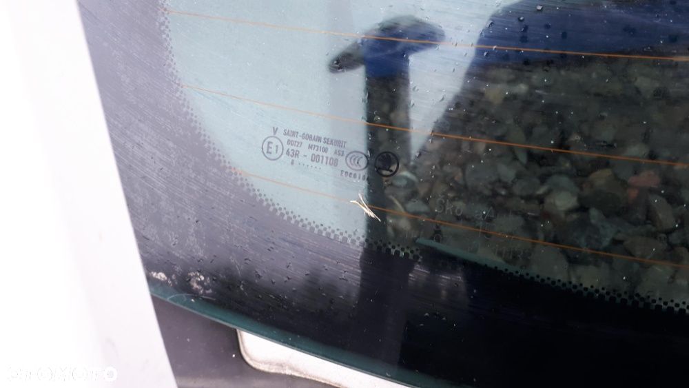 Szyba Tylnej Klapy Skoda Superb 2 II Górna część klapy Bagażnika Tył - 3