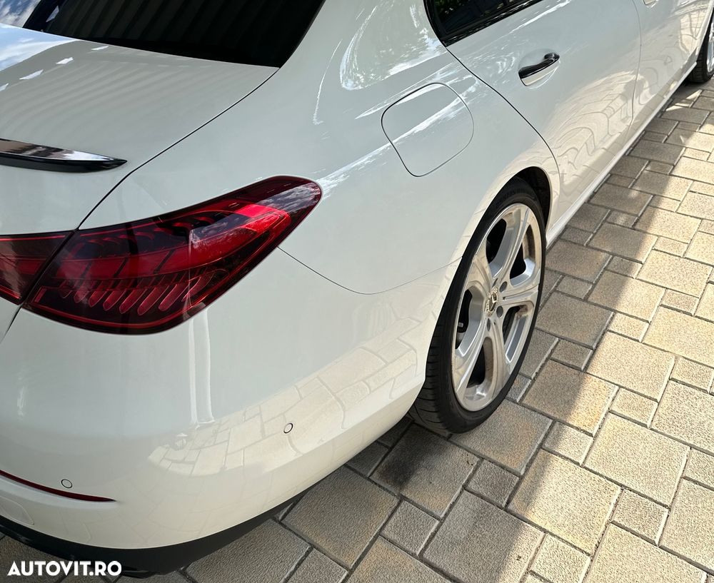 Mercedes-Benz C 300 4Matic T 9G-TRONIC - 12