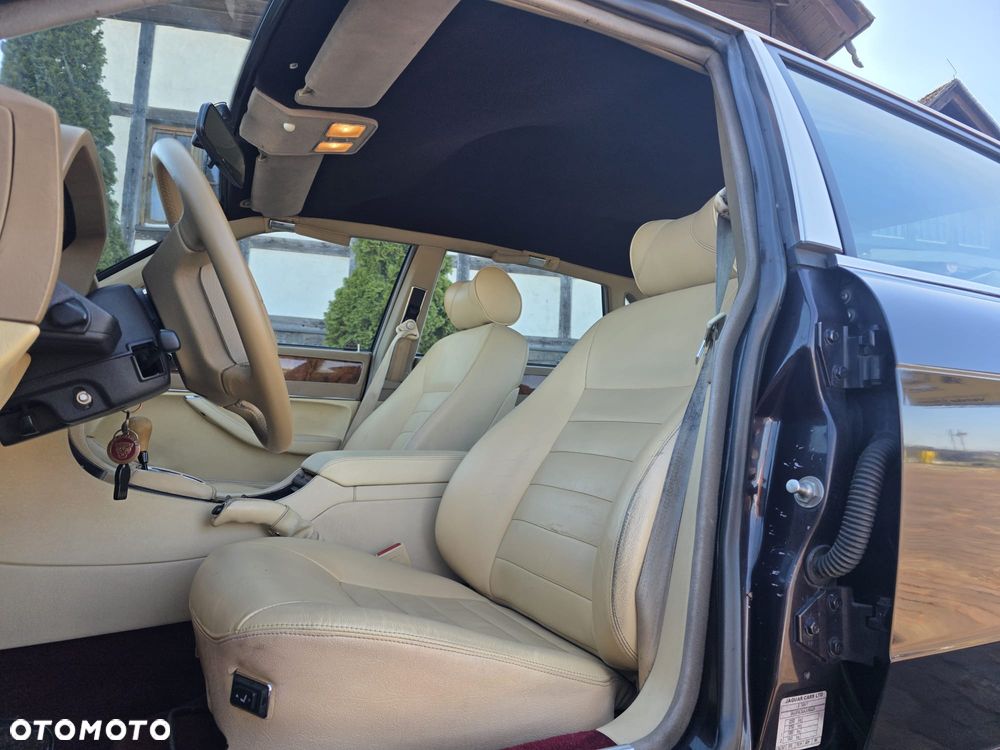 Jaguar XJ Soverign 3.2i - 10