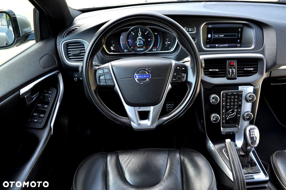 Volvo V40 D3 R-Design Summum - 25