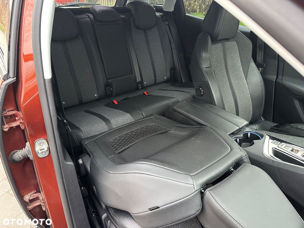 Peugeot 3008 1.5 BlueHDi Allure Pack S&S EAT8 - 28