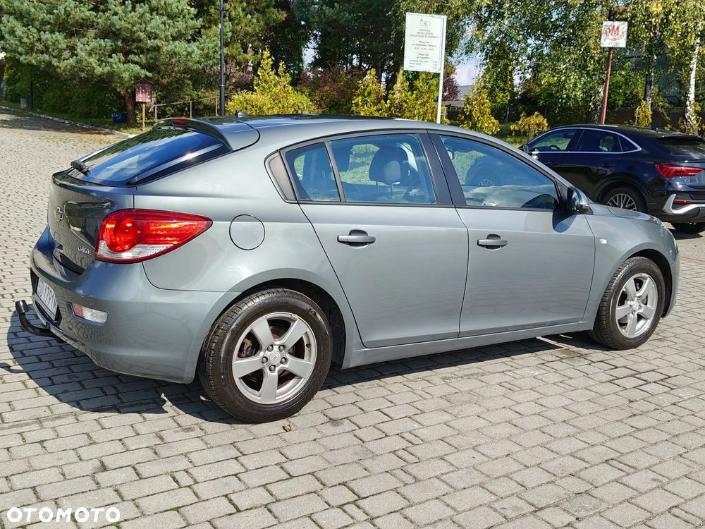 Chevrolet Cruze 1.6 LT - 15