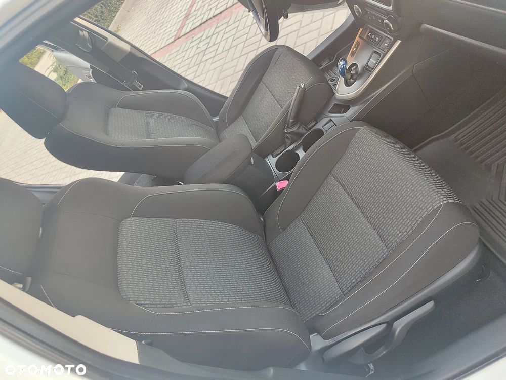 Toyota Auris 1.8 HSD Luna - 21