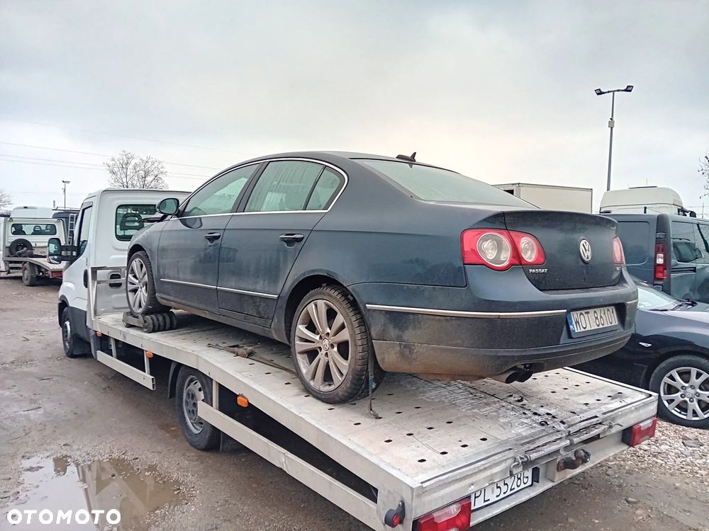 Volkswagen Passat - 1