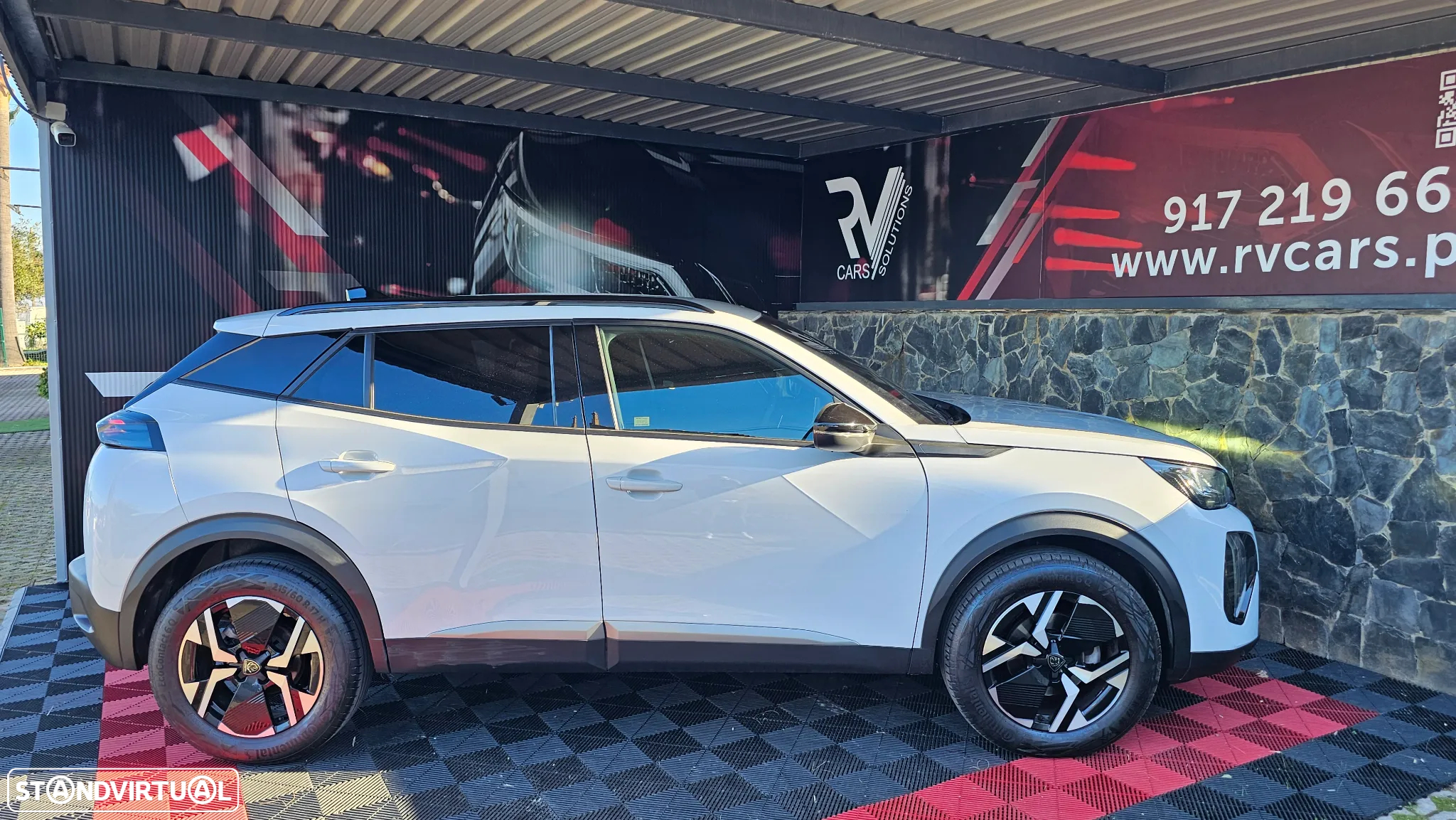 Peugeot 2008 1.2 PureTech Allure EAT8 - 12