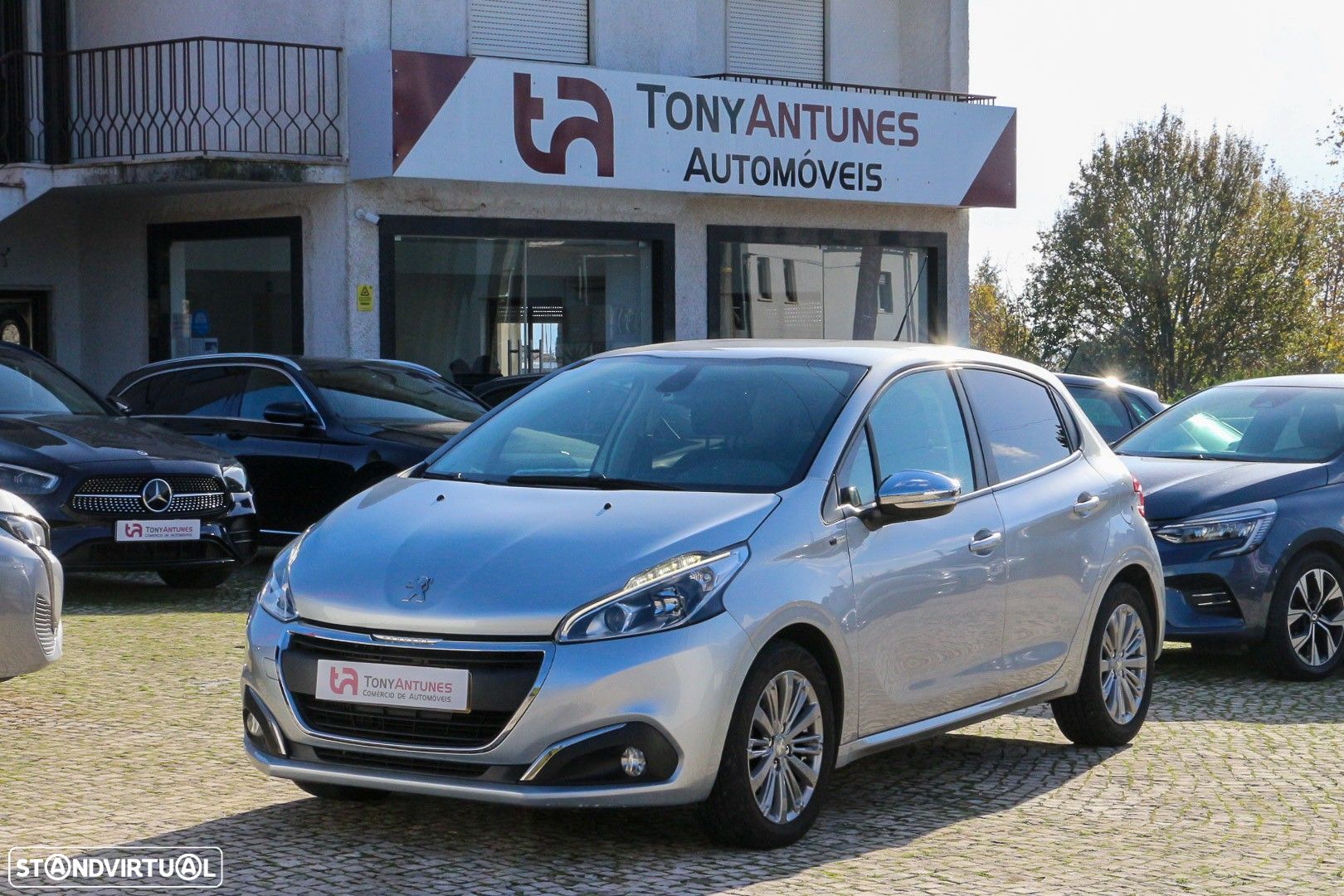 Peugeot 208 1.6 BlueHDi Style - 1