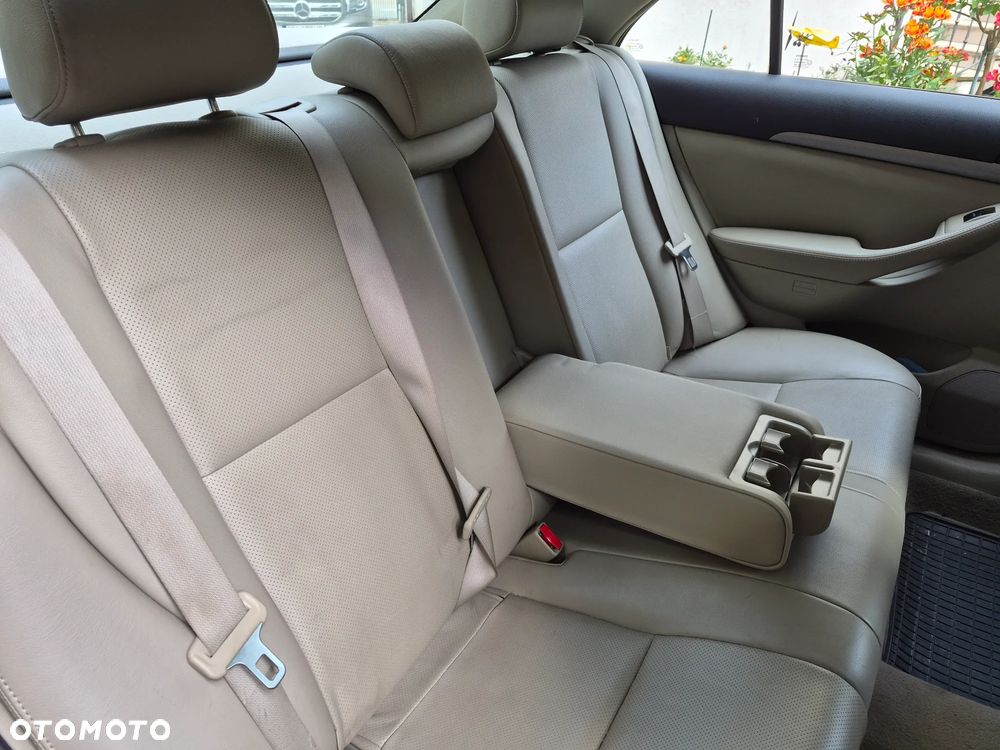 Toyota Avensis 2.2 D-4D X Premium - 9
