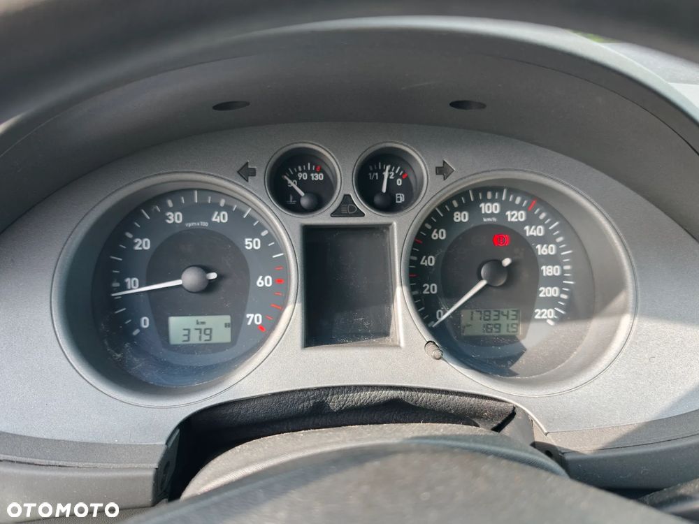 Seat Ibiza SC 1.4 16V Reference - 9