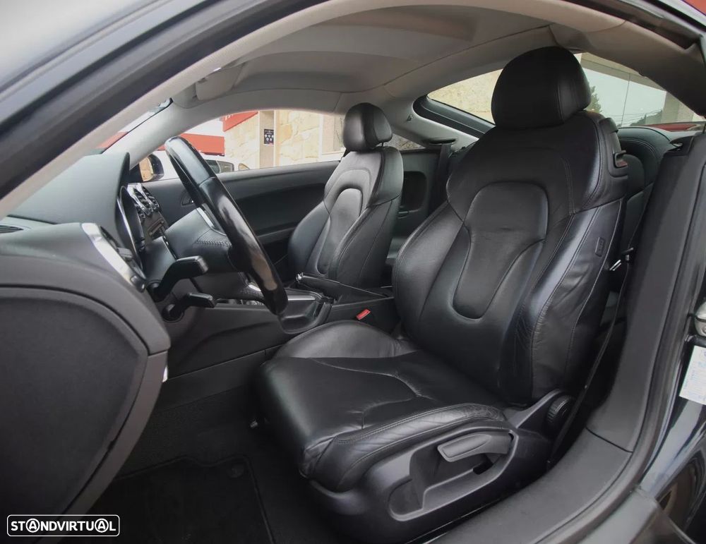 Audi TT Coupé 2.0 TDI quattro S-line — fotografia 8