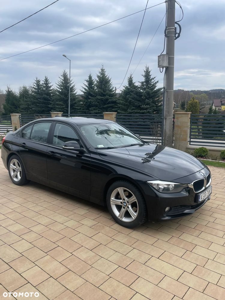 BMW Seria 3 318d - 11