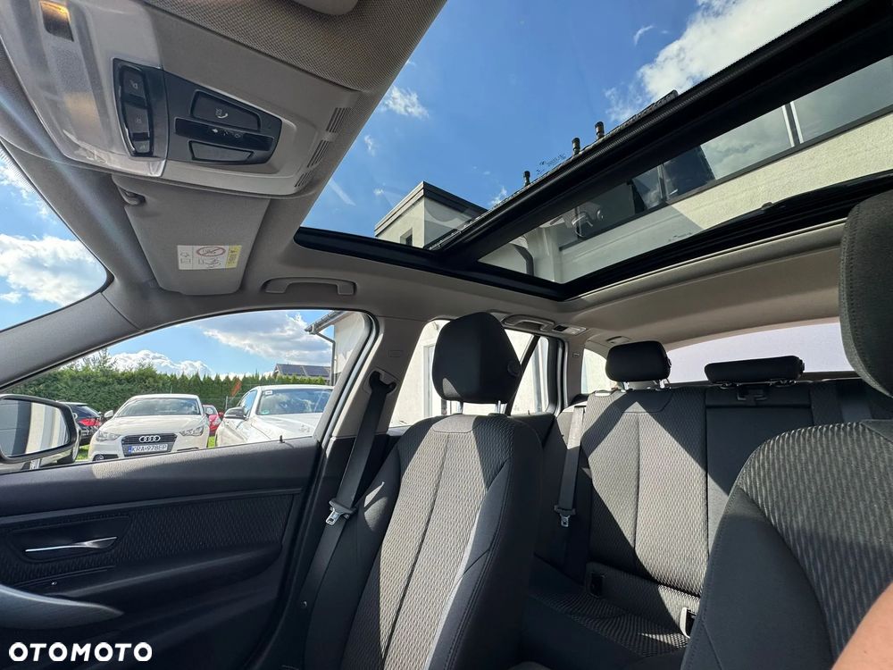 BMW Seria 3 318d Luxury Line - 17