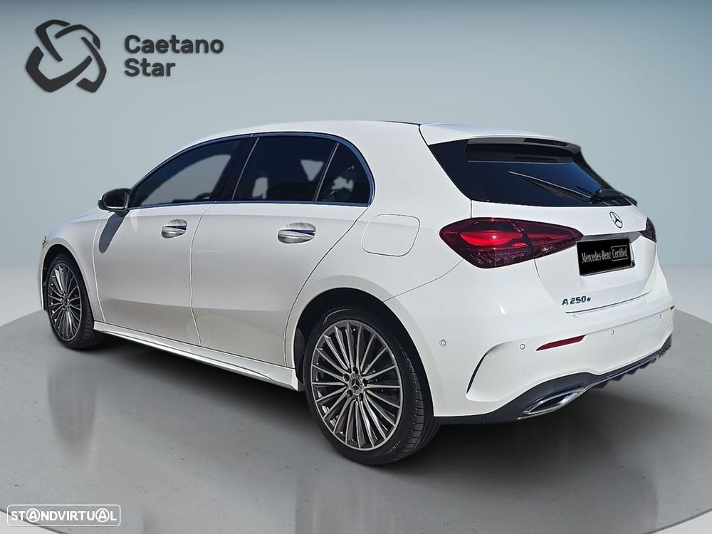 Mercedes-Benz A 250 e AMG Line - 9