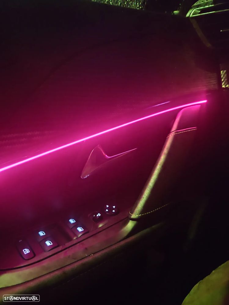 Peugeot e-208 GT - 13