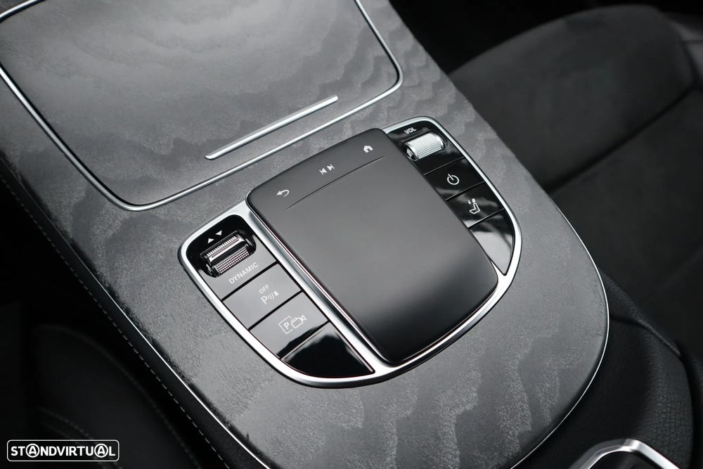 Mercedes-Benz E 300 e AMG Line - 28