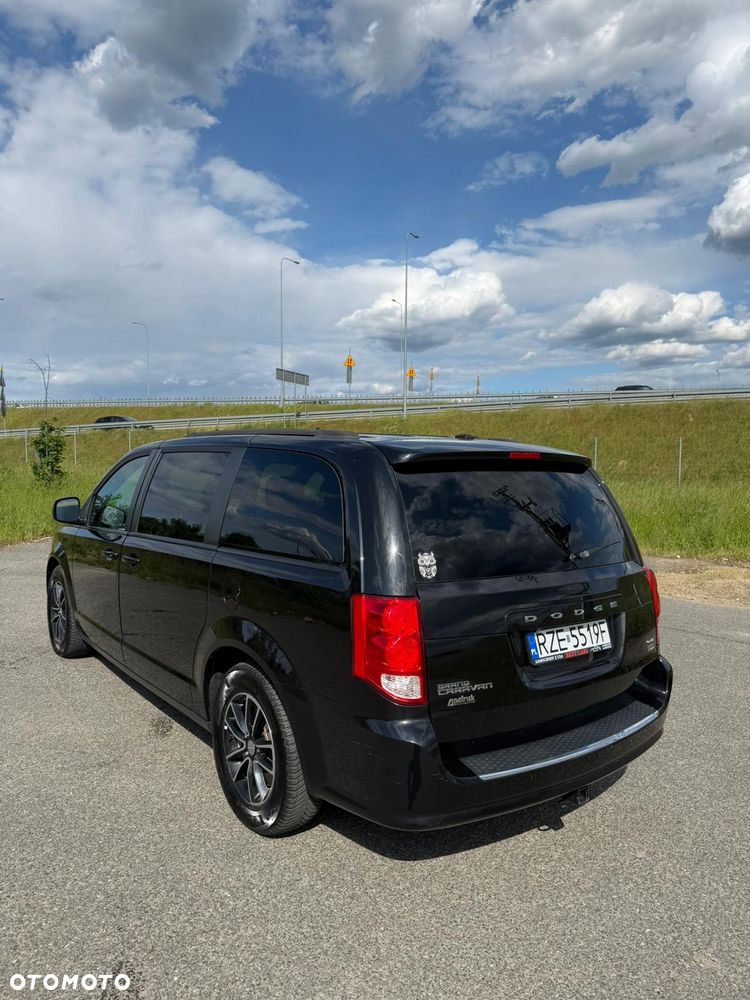 Dodge Grand Caravan 3.6 R/T - 2