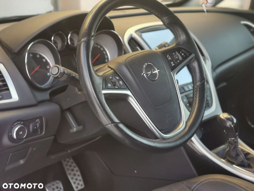 Opel Astra 1.6 Turbo Edition - 11