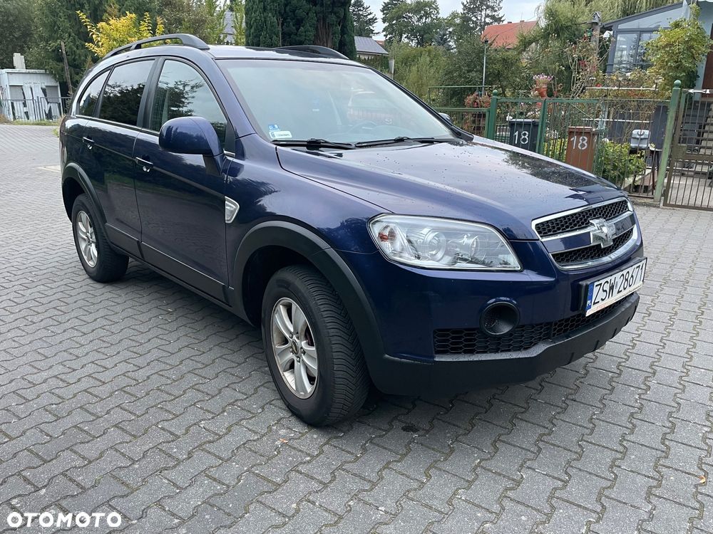 Chevrolet Captiva 2.4 LS 5os - 3