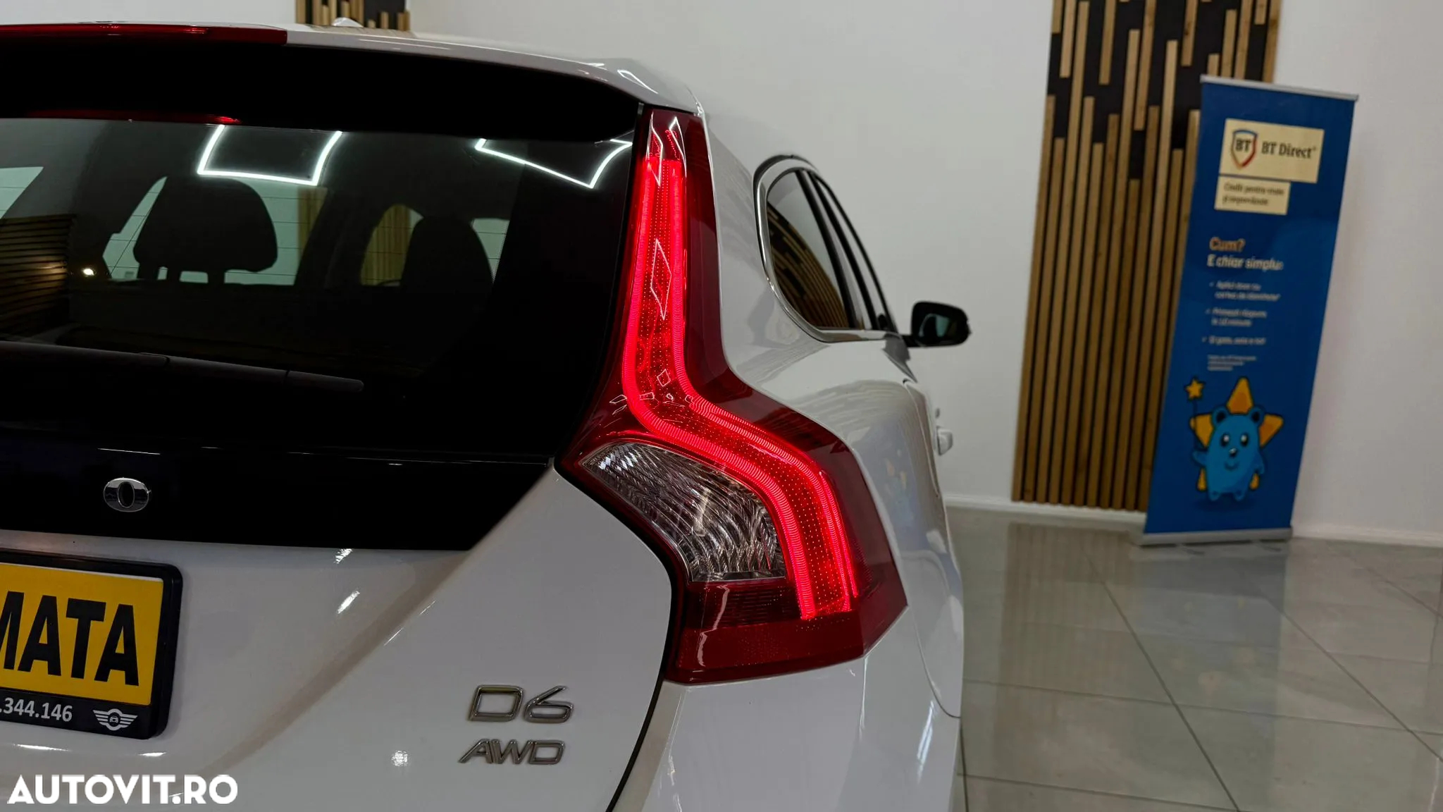 Volvo V60 D6 Plug-In-Hybrid AWD Geartronic Momentum - 15