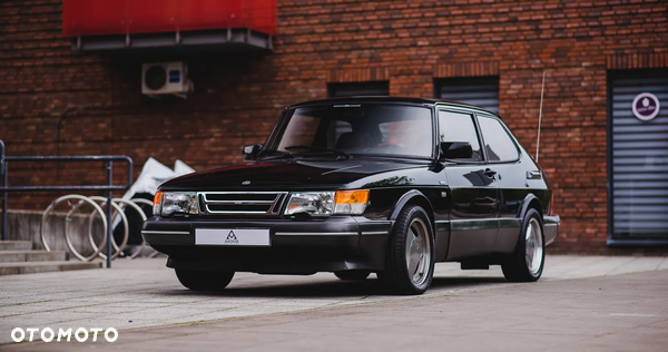 Saab 900