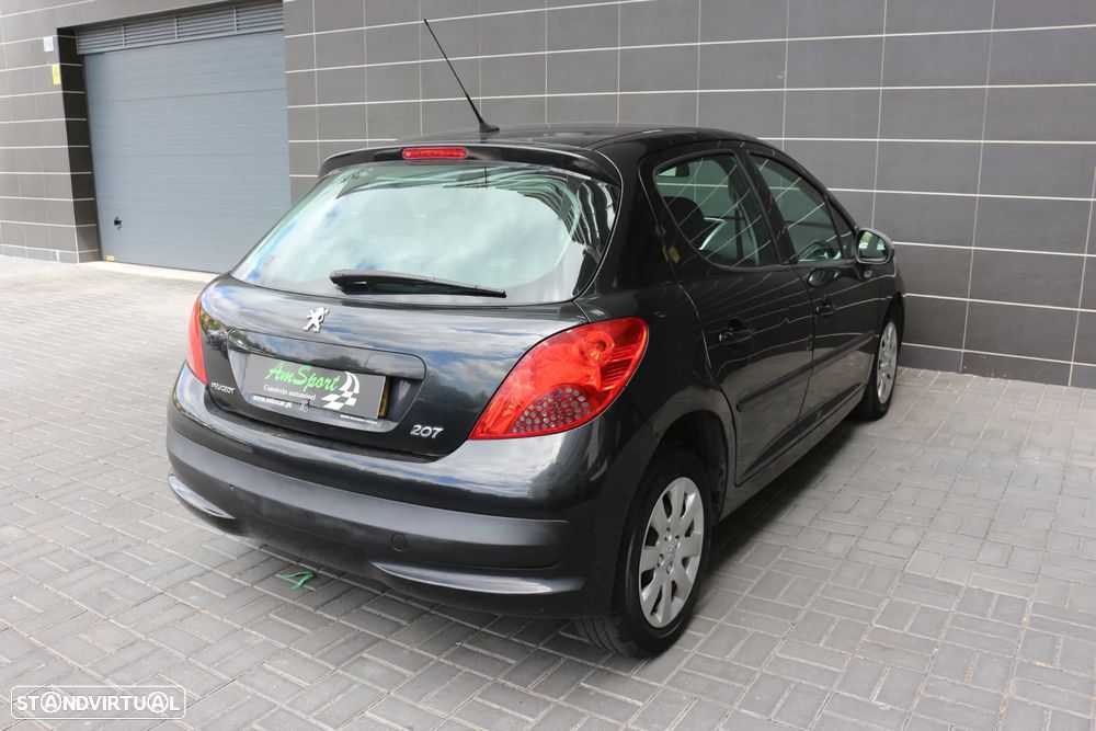 Peugeot 207 1.4 16V Trendy - 32
