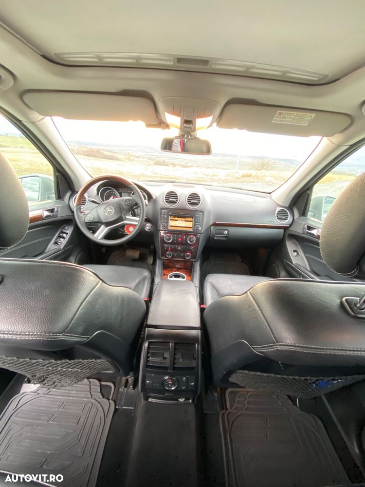 Mercedes-Benz GL - 9