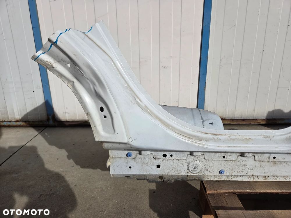 Próg prawy Citroen C4 Cactus LIFT EWPB - 2