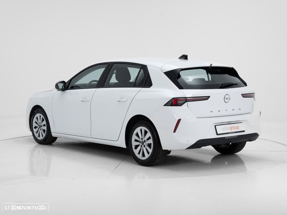 Opel Astra 1.5 D Business — fotografia 4