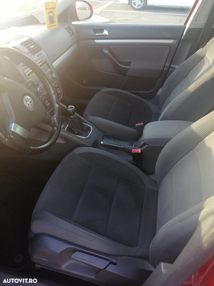 Volkswagen Golf - 6
