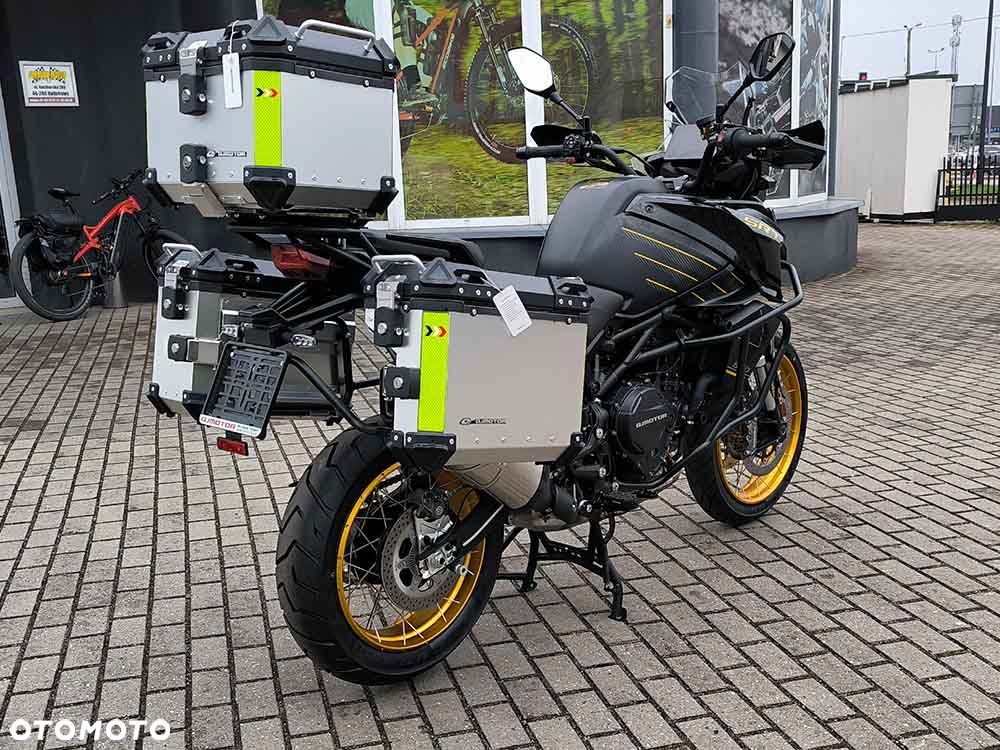 QJMOTOR SRT900SX - 5