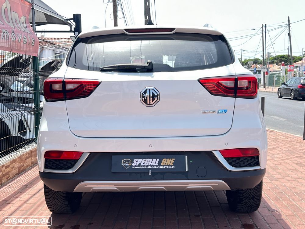 MG ZS Luxury - 5