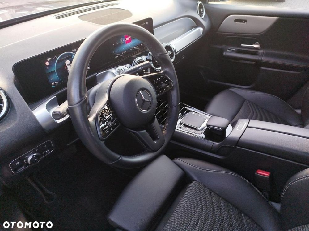 Mercedes-Benz GLB - 10