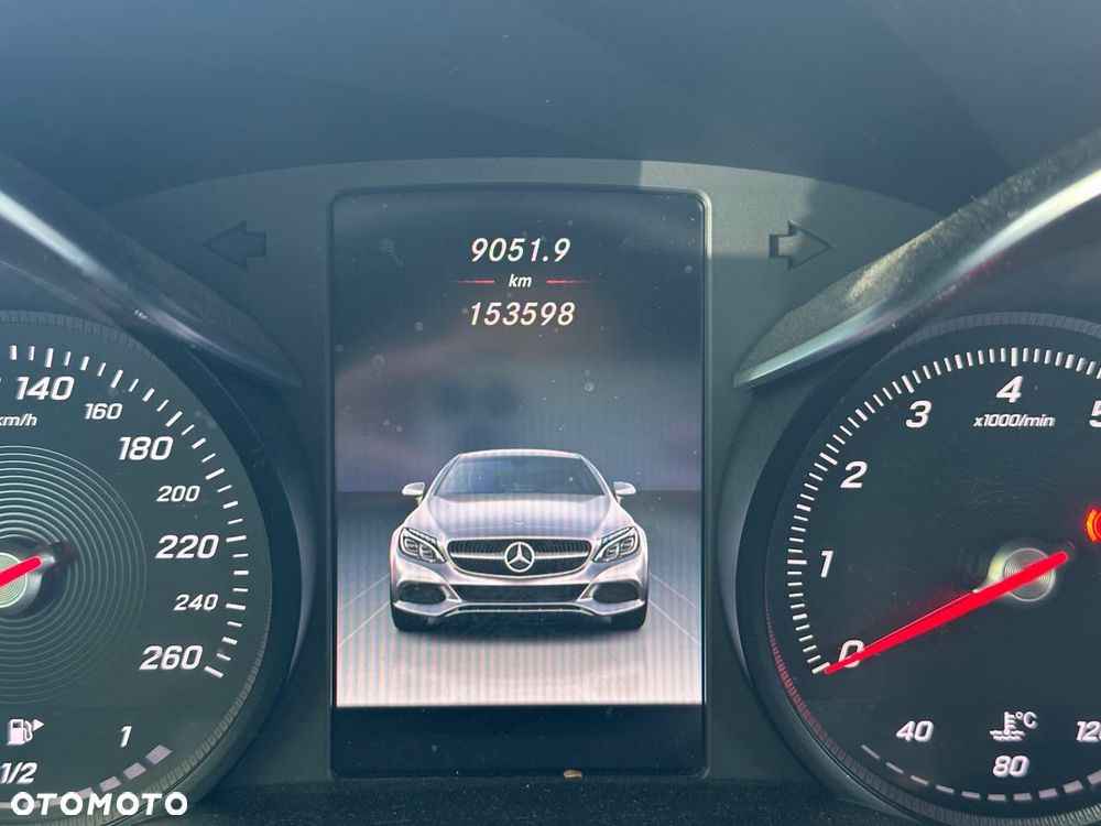 Mercedes-Benz Klasa C 300 7G-TRONIC - 2