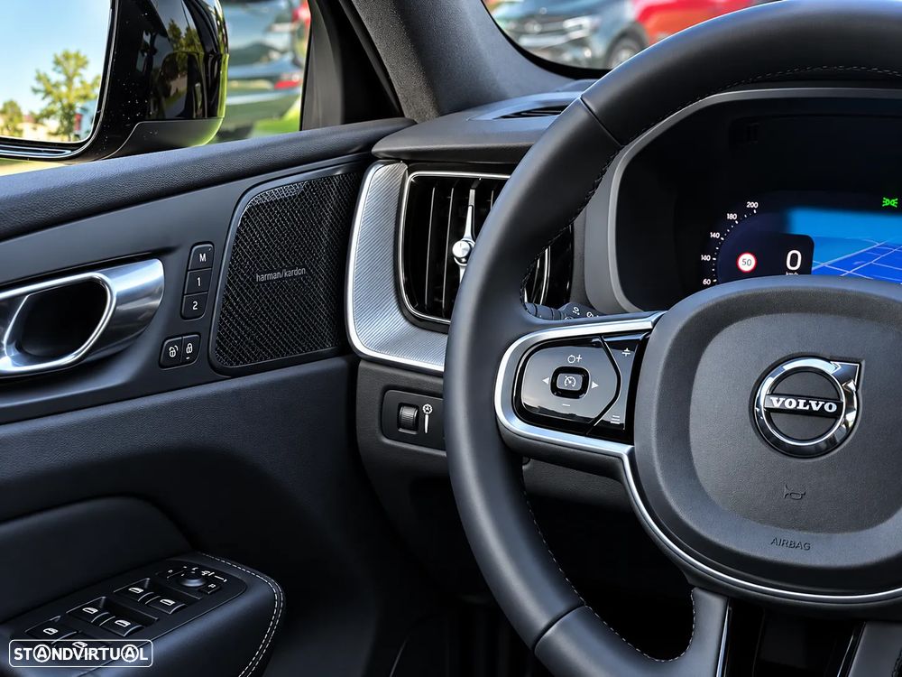 Volvo XC 60 2.0 B5 R-Design AWD - 14