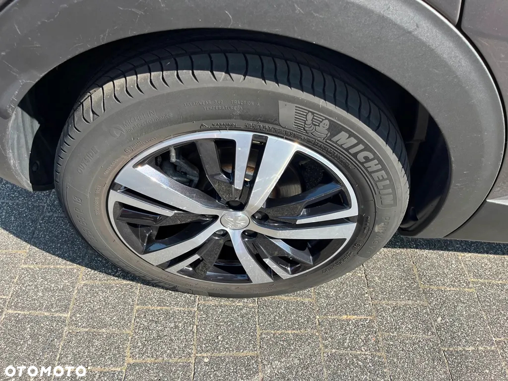 Peugeot 3008 1.6 PureTech HYbrid GT Line S&S EAT8 - 7