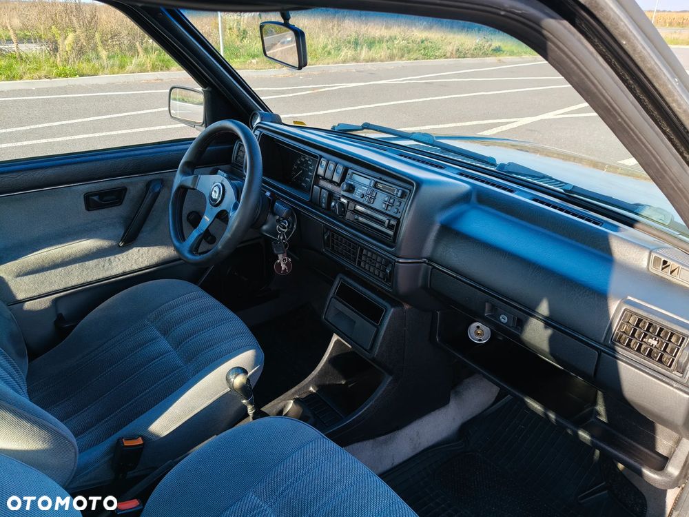 Volkswagen Golf 1.8 GL - 15