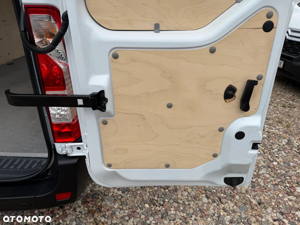 Renault MASTER L3H2 MAXI MOCNY SILNIK 2.3DCI Rozrząd na ŁAŃCUCHU, Pełna zabudowa paki, Zawiasy drzwi tył 180' DMC3.5t Duża ładowność 1302Kg, Homologacja VAT-1, Parktroniki, Minibar, Stolik EasyLife, Lustro WideView, Oświetlenie LED, Tempomat, Halogeny, Pakiet Chrom Design, Szare wnętrze, SERWIS ASO RENAULT!! - 38