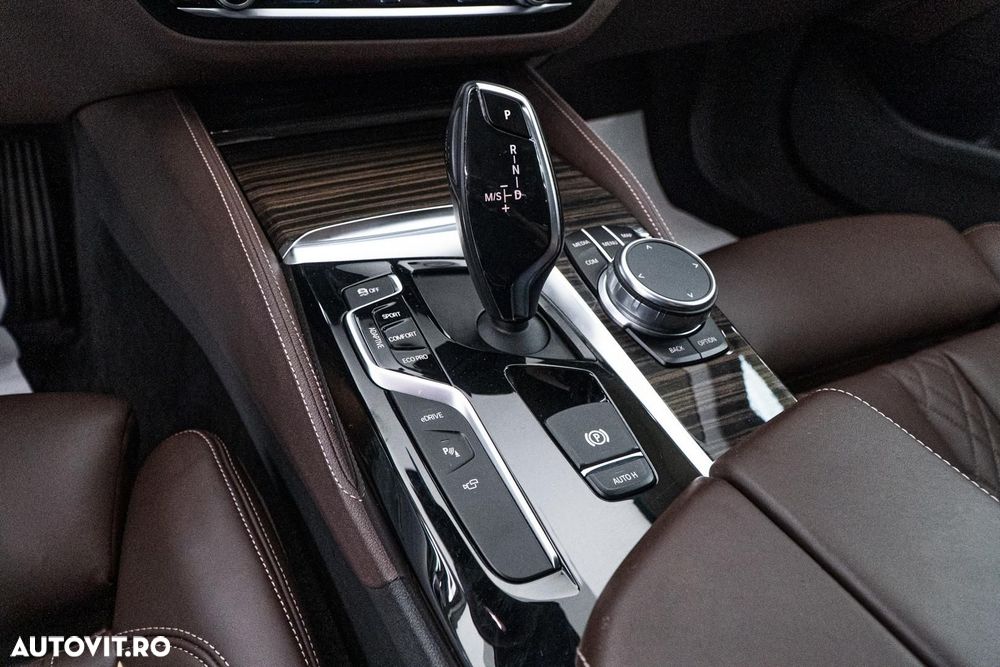 BMW Seria 5 530e iPerformance Aut. Luxury Line - 22