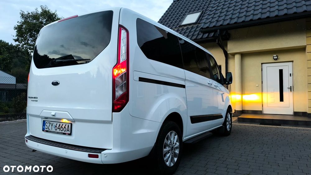 Ford Tourneo Custom 2.0 EcoBlue L1 Titanium - 10
