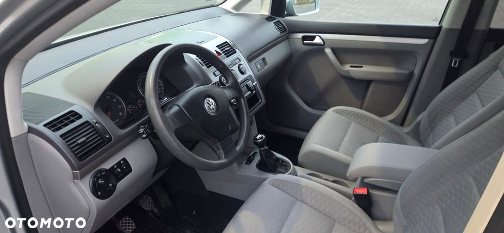 Volkswagen Touran 1.6 Goal - 9