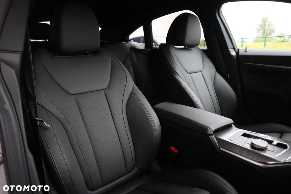 BMW i4 - 15